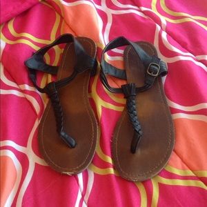 Black Aeropostale sandals